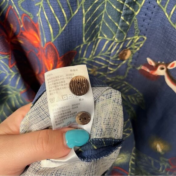 Tommy Bahama Christmas short sleeve Hawaiian shirt with reindeer and poinsettia - Picture 9 of 13